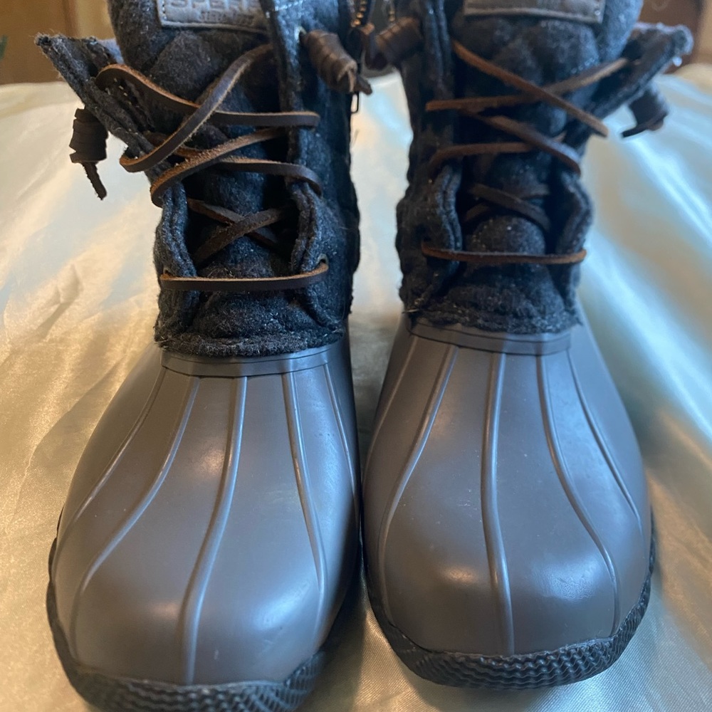 Sperry Duck Boots size 7 in excellent condition